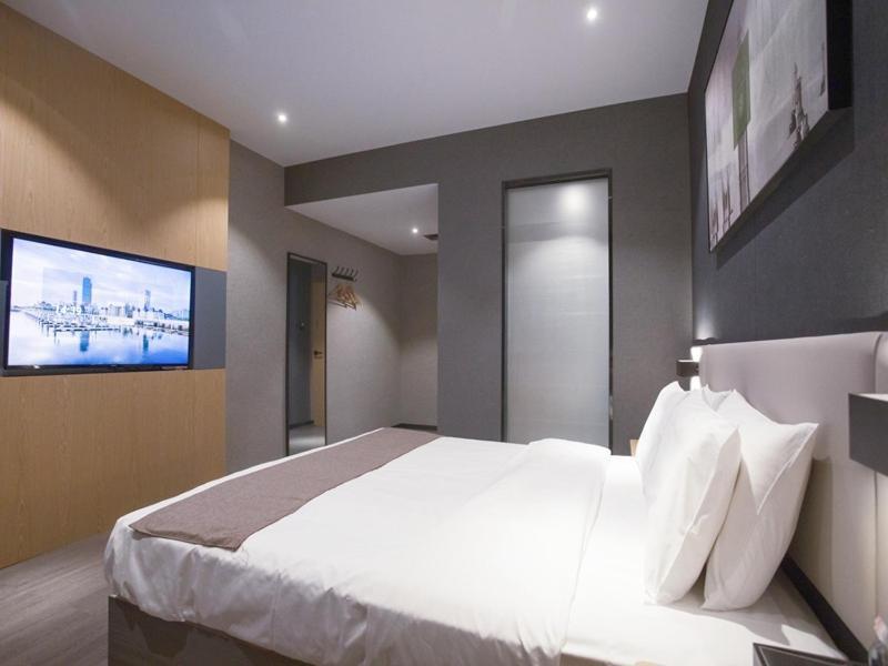 Thank Inn Chain Hotel Hunan Huaihua Hecheng District South High Speed Rail Station Eksteriør billede